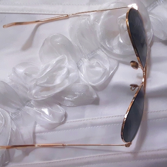 Ray-Bay Women's Vintage Aviator Sunglasses - Picture 11 of 11